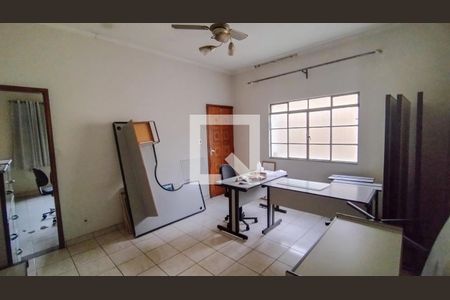 Casa para alugar com 88m², 2 quartos e 2 vagas