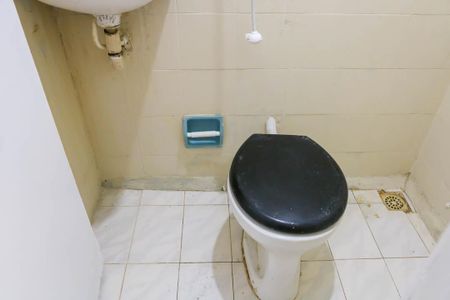 Banheiro de apartamento para alugar com 1 quarto, 17m² em Encantado, Rio de Janeiro