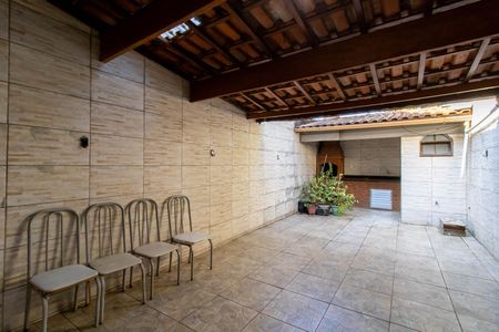 Casa à venda com 188m², 2 quartos e 1 vagaQuintal
