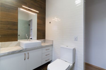 Casa para alugar com 120m², 3 quartos e 2 vagasBanheiro da Suíte