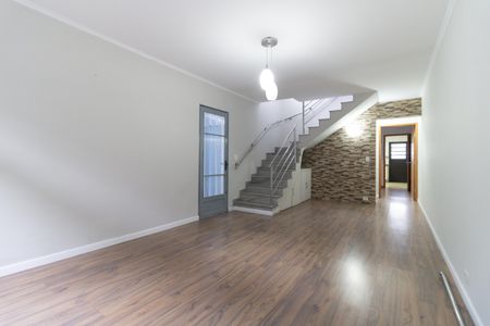 Casa para alugar com 120m², 3 quartos e 2 vagasSala