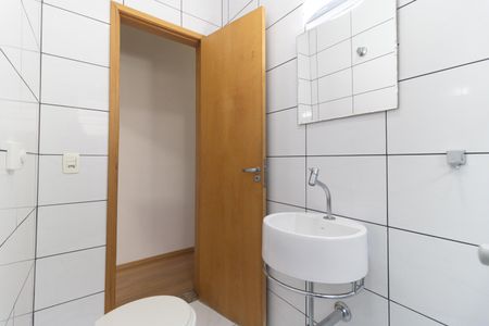 Casa para alugar com 120m², 3 quartos e 2 vagasBanheiro Social 