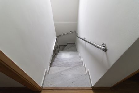 Casa para alugar com 120m², 3 quartos e 2 vagasEscada