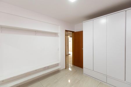 Quarto 2 de apartamento para alugar com 2 quartos, 55m² em Vila Gustavo, São Paulo