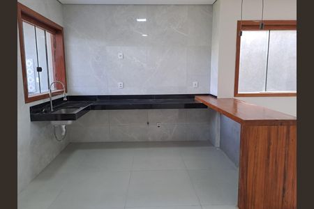 Casa à venda com 180m², 3 quartos e 3 vagas