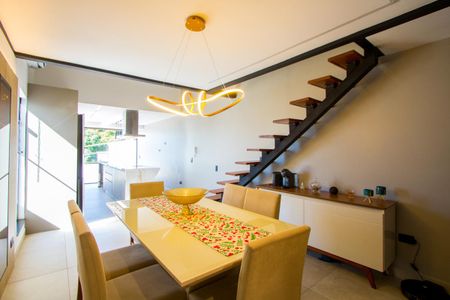 Apartamento à venda com 180m², 3 quartos e 2 vagas Apartamento à venda com 180m², 3 quartos e 2 vagasCozinha
