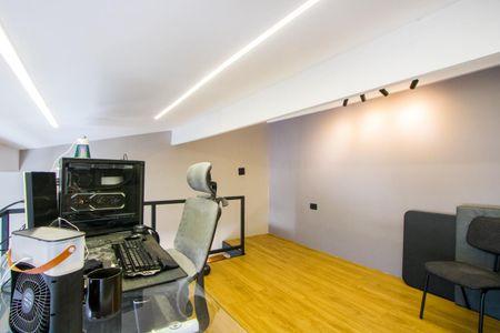 Apartamento à venda com 180m², 3 quartos e 2 vagas Apartamento à venda com 180m², 3 quartos e 2 vagasMezzanino
