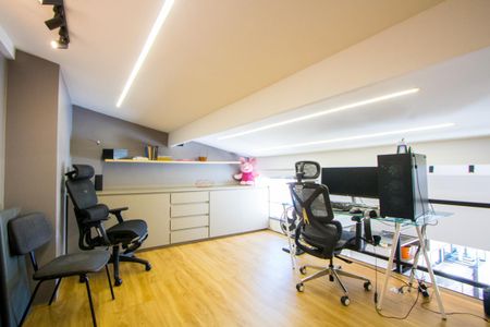 Apartamento à venda com 180m², 3 quartos e 2 vagas Apartamento à venda com 180m², 3 quartos e 2 vagasMezzanino