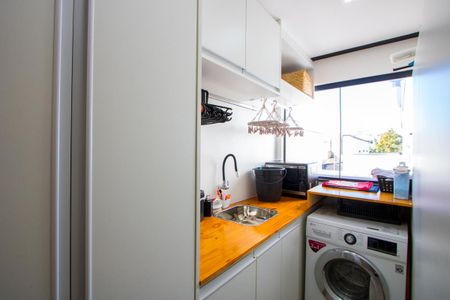 Apartamento à venda com 180m², 3 quartos e 2 vagas Apartamento à venda com 180m², 3 quartos e 2 vagasÁrea de serviço