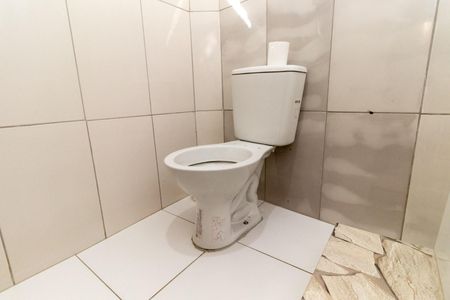  Banheiro de casa para alugar com 1 quarto, 32m² em Parque Independencia, São Paulo