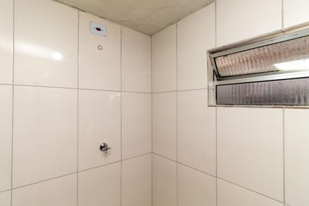  Banheiro de casa para alugar com 1 quarto, 32m² em Parque Independencia, São Paulo
