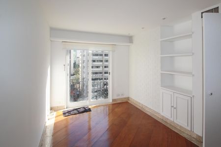 Apartamento à venda com 45m², 1 quarto e 1 vaga Apartamento à venda com 45m², 1 quarto e 1 vagaSala
