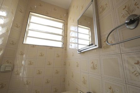 Casa à venda com 135m², 3 quartos e 2 vagasBanheiro