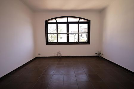 Casa à venda com 135m², 3 quartos e 2 vagasSala