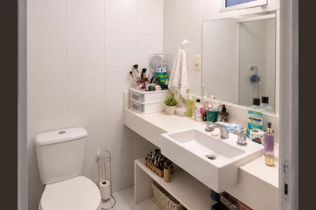 Banheiro de apartamento à venda com 3 quartos, 110m² em Alphaville, Santana de Parnaíba