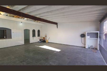 Casa para alugar com 200m², 3 quartos e 4 vagasQuintal 