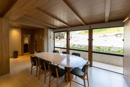 Casa de condomínio à venda com 2117m², 4 quartos e 8 vagas Casa de condomínio à venda com 2117m², 4 quartos e 8 vagasSala de Jantar