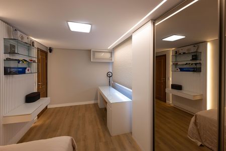 Casa de condomínio à venda com 2117m², 4 quartos e 8 vagas Casa de condomínio à venda com 2117m², 4 quartos e 8 vagasQuarto 1