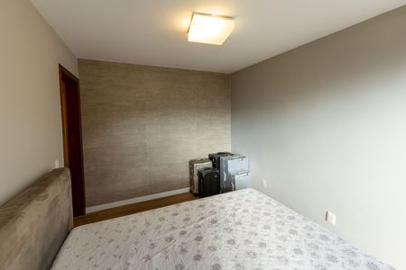 Casa de condomínio à venda com 2117m², 4 quartos e 8 vagas Casa de condomínio à venda com 2117m², 4 quartos e 8 vagasQuarto 2