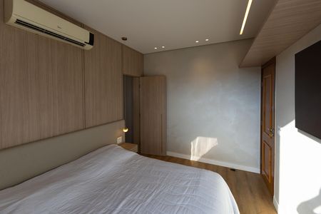 Casa de condomínio à venda com 2117m², 4 quartos e 8 vagas Casa de condomínio à venda com 2117m², 4 quartos e 8 vagasSuíte 2