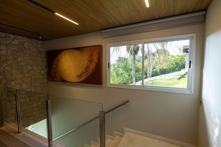 Casa de condomínio à venda com 2117m², 4 quartos e 8 vagas Casa de condomínio à venda com 2117m², 4 quartos e 8 vagasEscada 1