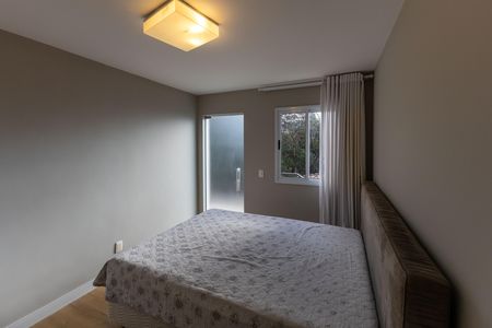 Casa de condomínio à venda com 2117m², 4 quartos e 8 vagas Casa de condomínio à venda com 2117m², 4 quartos e 8 vagasQuarto 2