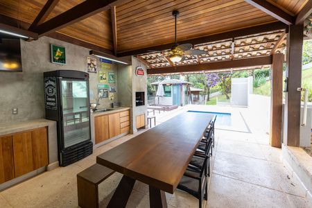 Casa de condomínio à venda com 2117m², 4 quartos e 8 vagas Casa de condomínio à venda com 2117m², 4 quartos e 8 vagasÁrea Gourmet
