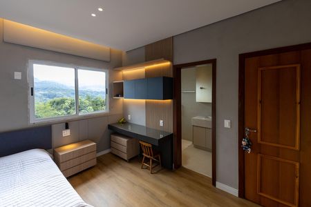 Casa de condomínio à venda com 2117m², 4 quartos e 8 vagas Casa de condomínio à venda com 2117m², 4 quartos e 8 vagasSuíte 1