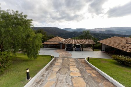 Casa de condomínio à venda com 2117m², 4 quartos e 8 vagas Casa de condomínio à venda com 2117m², 4 quartos e 8 vagasFachada