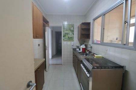 Cozinha de apartamento para alugar com 2 quartos, 73m² em Jardim Praiano, Guarujá