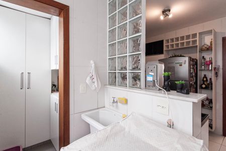 Apartamento à venda com 76m², 3 quartos e 2 vagas Apartamento à venda com 76m², 3 quartos e 2 vagasCozinha e Área de Serviço