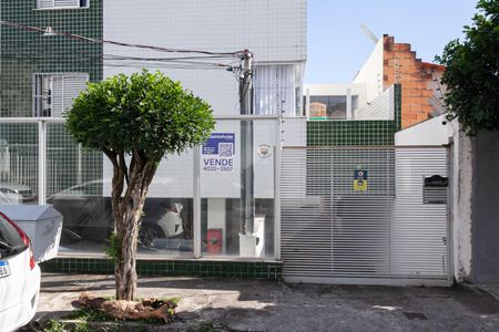 Apartamento à venda com 76m², 3 quartos e 2 vagas Apartamento à venda com 76m², 3 quartos e 2 vagasFachada