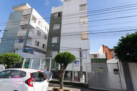Apartamento à venda com 76m², 3 quartos e 2 vagas Apartamento à venda com 76m², 3 quartos e 2 vagasFachada