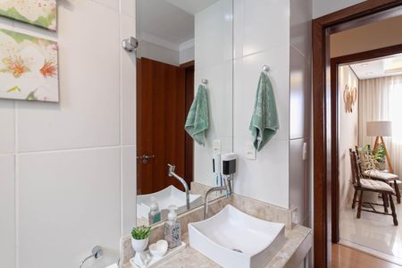 Apartamento à venda com 76m², 3 quartos e 2 vagas Apartamento à venda com 76m², 3 quartos e 2 vagasBanheiro social