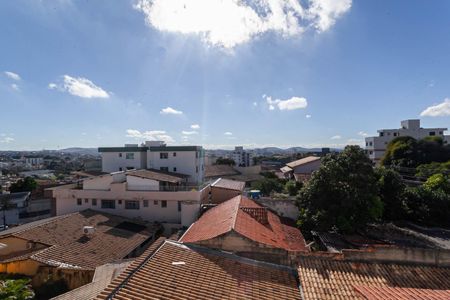 Apartamento à venda com 76m², 3 quartos e 2 vagas Apartamento à venda com 76m², 3 quartos e 2 vagasQuarto 1 - Vista