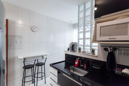 Apartamento à venda com 76m², 3 quartos e 2 vagas Apartamento à venda com 76m², 3 quartos e 2 vagasCozinha e Área de Serviço