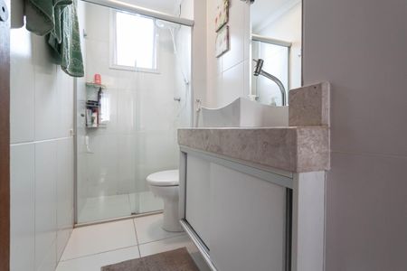 Apartamento à venda com 76m², 3 quartos e 2 vagas Apartamento à venda com 76m², 3 quartos e 2 vagasBanheiro social