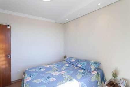 Apartamento à venda com 76m², 3 quartos e 2 vagas Apartamento à venda com 76m², 3 quartos e 2 vagasQuarto 2