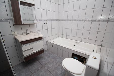 Casa à venda com 120m², 2 quartos e 1 vagaBanheiro da Suíte