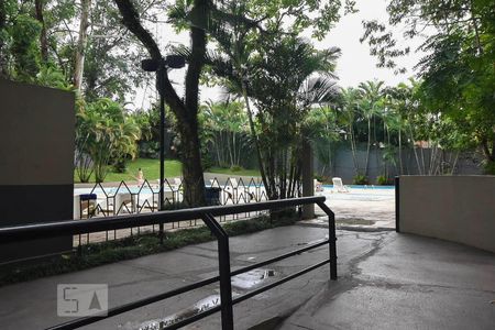 Apartamento à venda com 69m², 2 quartos e 1 vaga Apartamento à venda com 69m², 2 quartos e 1 vagaÁrea comum - Piscina