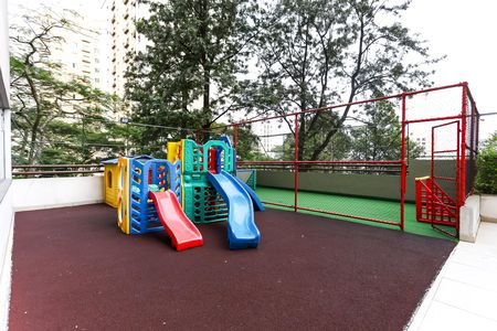 Apartamento à venda com 69m², 2 quartos e 1 vaga Apartamento à venda com 69m², 2 quartos e 1 vagaÁrea comum - Playground