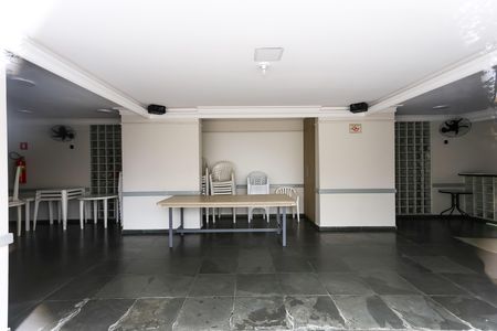 Apartamento à venda com 69m², 2 quartos e 1 vaga Apartamento à venda com 69m², 2 quartos e 1 vagaÁrea comum - Salão de festas