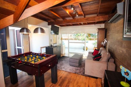 Casa de condomínio à venda com 220m², 4 quartos e 3 vagas Casa de condomínio à venda com 220m², 4 quartos e 3 vagasSuíte 3