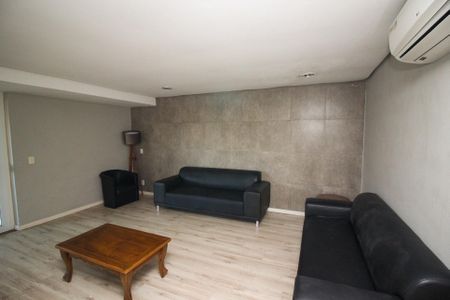 Casa de condomínio à venda com 220m², 4 quartos e 3 vagas Casa de condomínio à venda com 220m², 4 quartos e 3 vagasÁrea comum - Salaa de TV