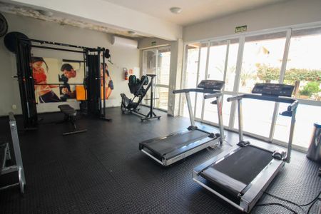 Casa de condomínio à venda com 220m², 4 quartos e 3 vagas Casa de condomínio à venda com 220m², 4 quartos e 3 vagasÁrea comum - Academia