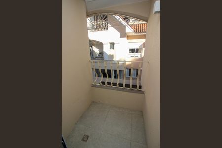Casa de condomínio à venda com 220m², 4 quartos e 3 vagas Casa de condomínio à venda com 220m², 4 quartos e 3 vagasSacada da suíte 1
