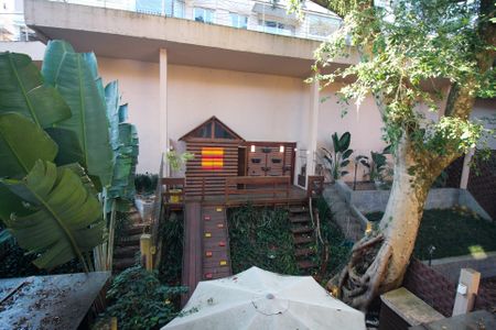 Casa de condomínio à venda com 220m², 4 quartos e 3 vagas Casa de condomínio à venda com 220m², 4 quartos e 3 vagasVista do Quarto