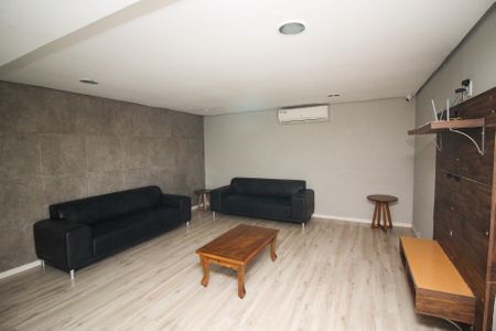 Casa de condomínio à venda com 220m², 4 quartos e 3 vagas Casa de condomínio à venda com 220m², 4 quartos e 3 vagasÁrea comum - Salaa de TV