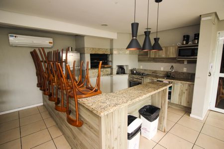 Casa de condomínio à venda com 220m², 4 quartos e 3 vagas Casa de condomínio à venda com 220m², 4 quartos e 3 vagasÁrea comum - Salão de festas 1
