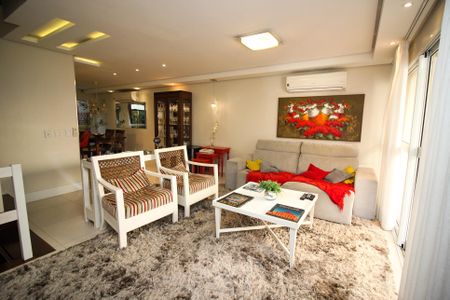Casa de condomínio à venda com 220m², 4 quartos e 3 vagas Casa de condomínio à venda com 220m², 4 quartos e 3 vagasSala